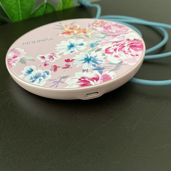 Yumi Kim Floral Wireless Charging Pad - Picture 5 of 5